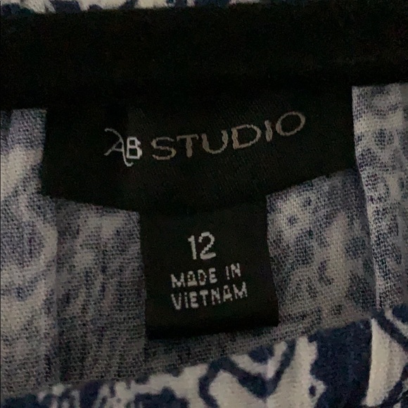 AB Studio romper - Picture 3 of 3